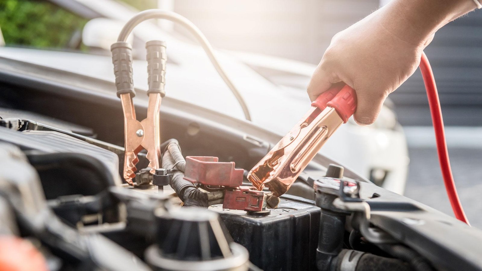 Can-you-jump-start-a-car-using-EV